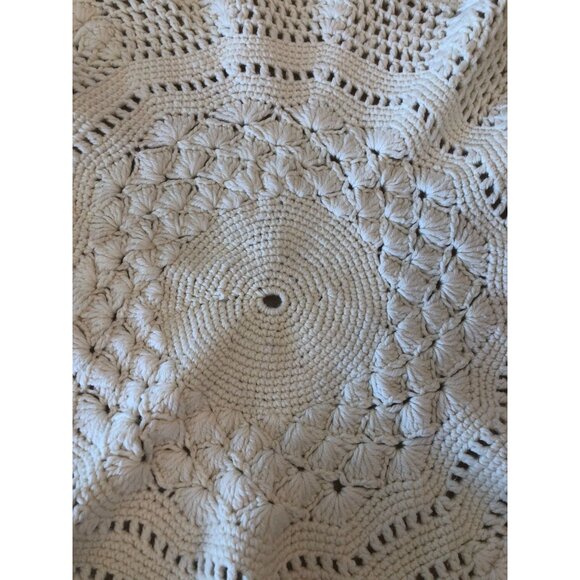 LOT of 3 VTG Handmade Crochet Doilies - Picture 4 of 15